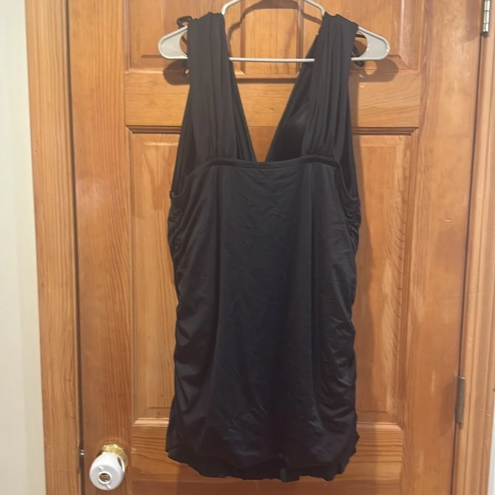 Swimsuits  for all women’s one piece black swimsuit size 20 .